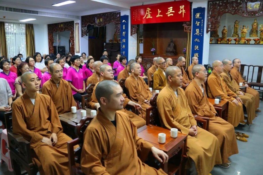 《顶楼》罗爱乔和秀莲是什么关系？游戏画面